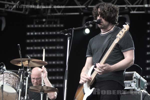 DINOSAUR JR - 2007-08-24 - SAINT CLOUD - Domaine National - Scene de la Cascade - Louis Knox Barlow - Emmett Jefferson Murphy